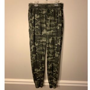 RD Style Camo Joggers Medium
